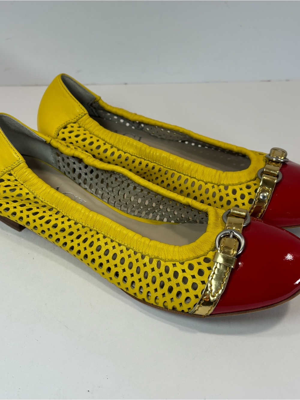 AGL Yellow Red Monika Ballet Flats Sz 38/8 Cap Toe Buckle Detail Colorful Preppy